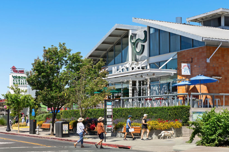 Oxbow Public Market in Napa, as featured in the Azur Wines wine blog on the best spots to see in downtown Napa in a day