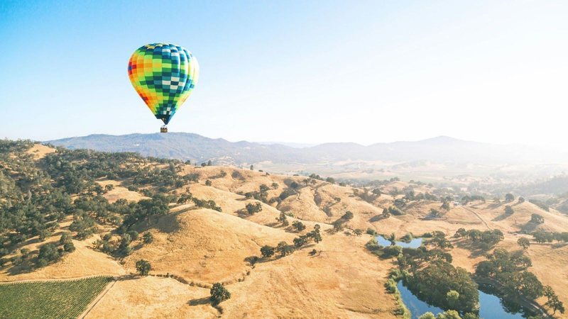 iconic Napa hot air ballon ride activity